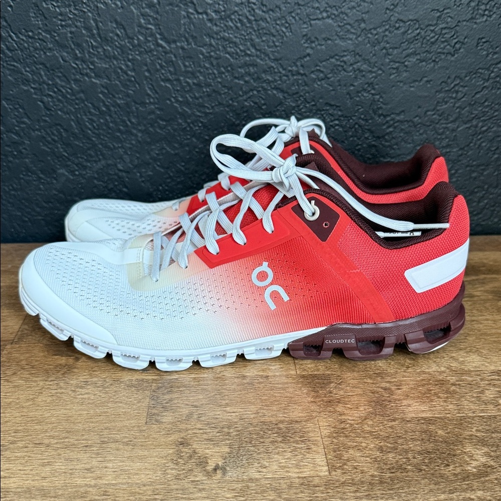 On Cloud Women’s Running Shoes Size 10 - Picture 3 of 5